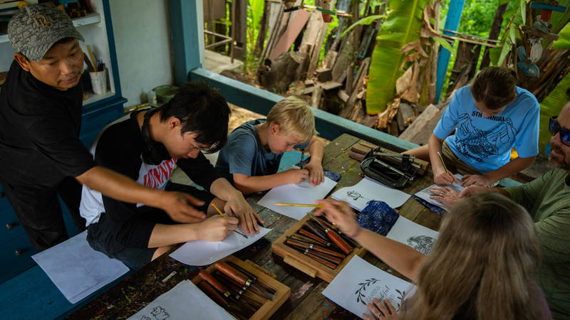  Workshop điêu khắc gỗ Làng Củi Lũ (10)